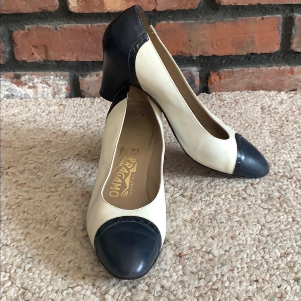 Vintage Salvatore Ferragamo Spectator Pumps